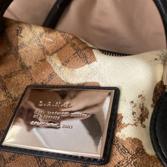 L.A.M.B. - Picture 3 of 9